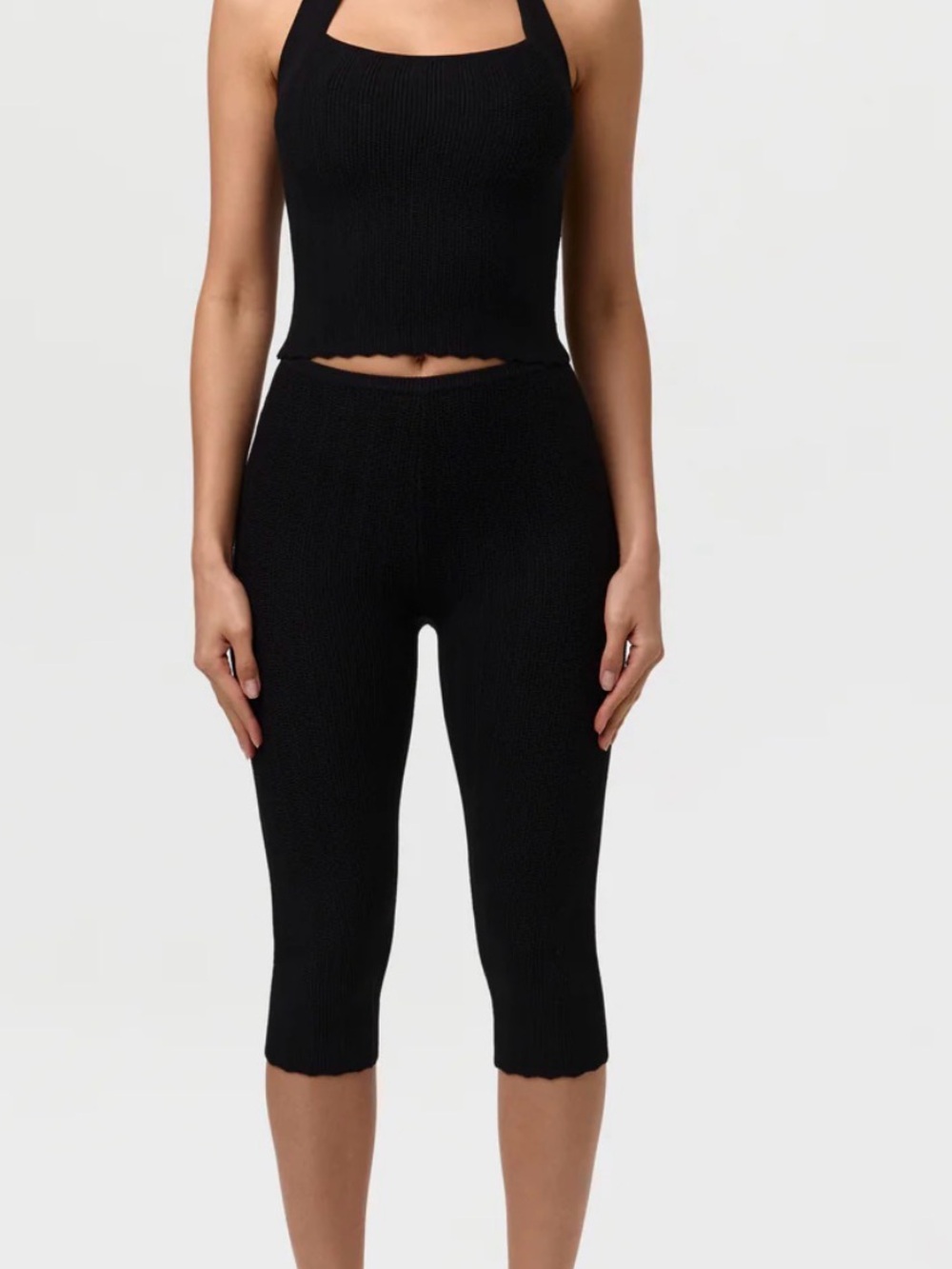NWOT Black Ribbed Capri Leggings